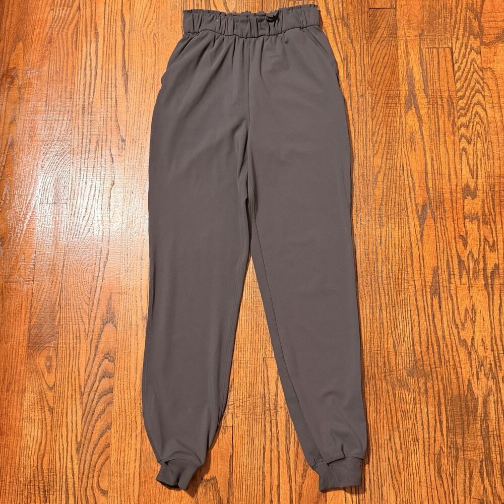 Lululemon On The Fly Women's Joggers Grey Sage Athleisure Sz 2